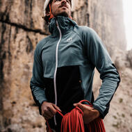 _DB_0093_CLIMBING_S24_Chinque Torri_MaxDraeger_MedRes