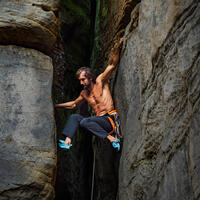Chris Sharma, český pieskovec a Tenaya Indalo