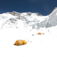 Druhý tábor na začiatku snehových polí nad ľadopádom