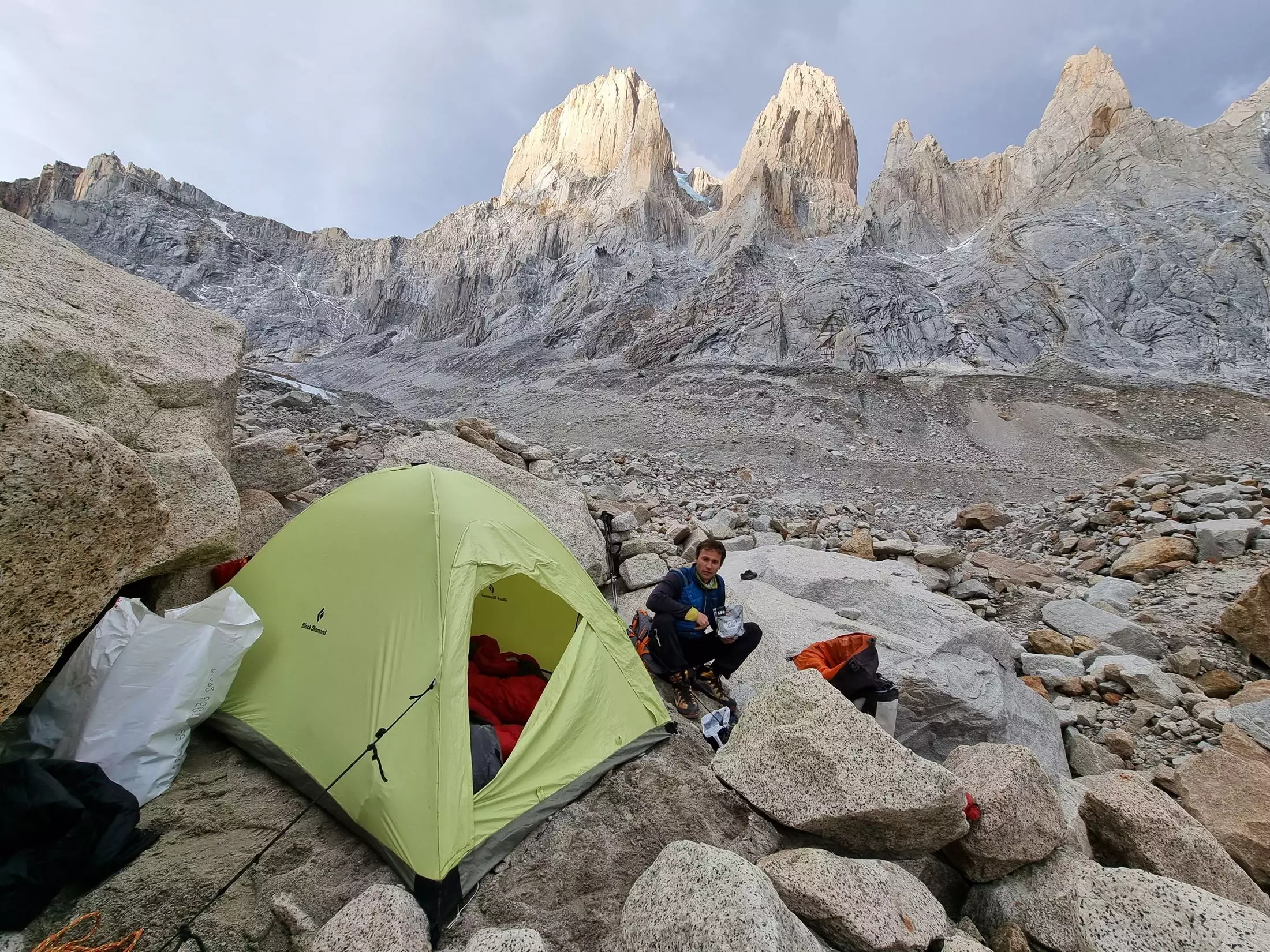 Base camp v Niponine.