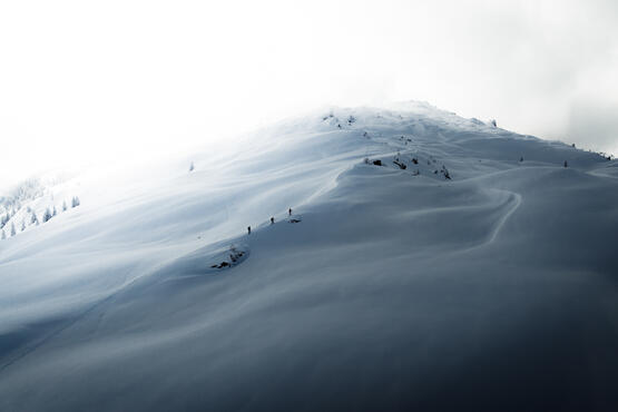 DJI_0817_SKITOUR_PURE_WS2425_SonnenkopfArlberg_Max Draeger_MedRes