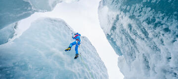 31_L.Mazzola-E.Montorsi_Morteratsch-glacier_Switzerland-photo_by_K.Dell''''orto-Climbing_Technology_MD